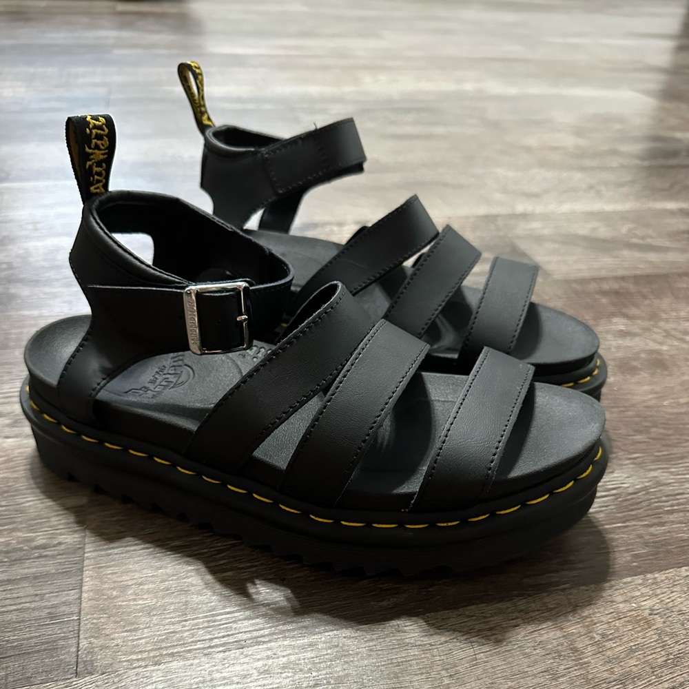 NEW Dr. Martens Women's Blaire Hydro Leather Sandals - SIZE 10
